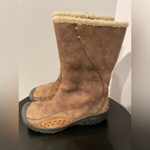 Keen fleece lined waterproof brown leather boots 6.5